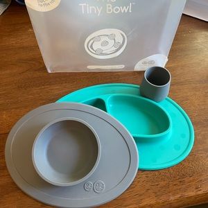 ez pz tiny bowl and tiny cup set, with nuby divided plate